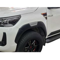 Toyota Hilux (Revo,Rocco) 2015-2020 Φρύδια Τροχών [Invincible Type]