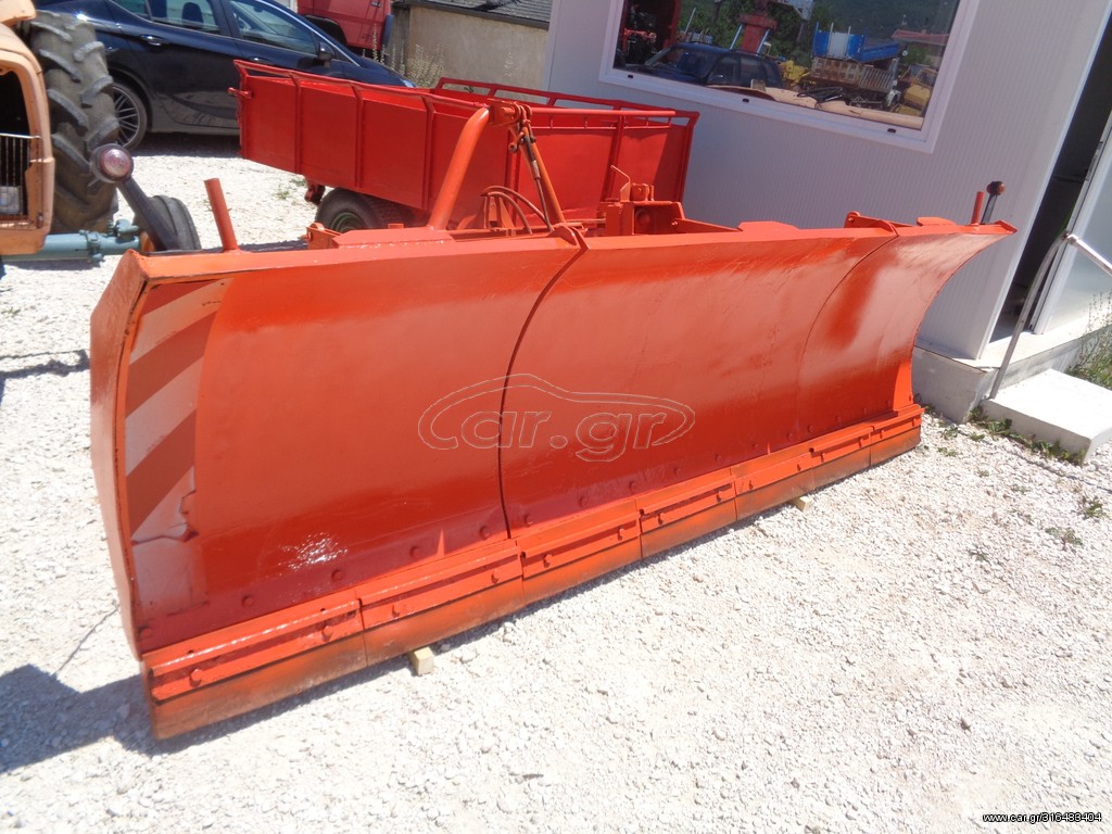 Μαχαίρια 2000