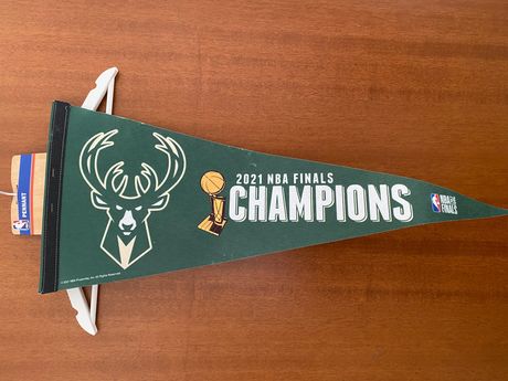 Σημαία Giannis Antetokounmpo Milwaukee Bucks 2021 NBA Finals Champions 30 cm x 75 cm Limited Edition Made in the U.S.A.