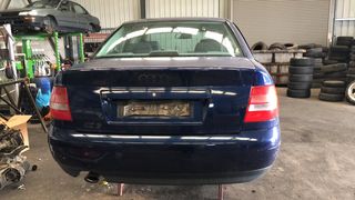 Audi A4 2000-thumb-1