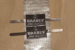 Ζευγαρι μεταλλικο σημα καθισματων brabus