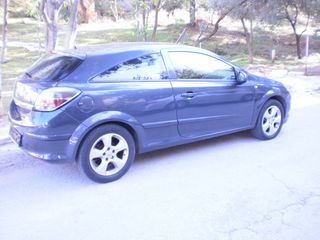 Opel Astra 2006 GTC 2000ΕΥΡΩ ΠΡΟΚΑΤΑΒΟΛΗ ΚΑΙ 24 ΜΗΝΕΣ ΓΡΑΜΜΑΤΙΑ-thumb-1