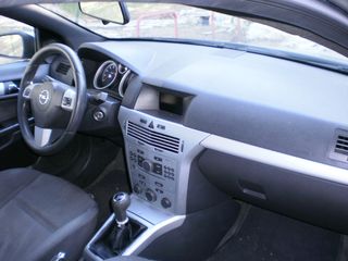 Opel Astra 2006 GTC 2000ΕΥΡΩ ΠΡΟΚΑΤΑΒΟΛΗ ΚΑΙ 24 ΜΗΝΕΣ ΓΡΑΜΜΑΤΙΑ-thumb-4