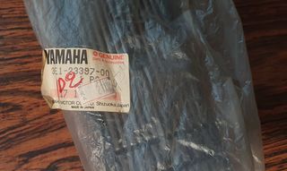 ΜΑΣΚΑΚΙ/ΓΡΑΒΑΤΑ ΕΜΠΡΟΣ (ΜΕ ΕΜΒΛΗΜΑ) YAMAHA V50 (ΓΝΗΣΙΟ)-thumb-6