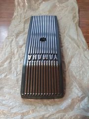 ΜΑΣΚΑΚΙ/ΓΡΑΒΑΤΑ ΕΜΠΡΟΣ (ΜΕ ΕΜΒΛΗΜΑ) YAMAHA V50 (ΓΝΗΣΙΟ)-thumb-4