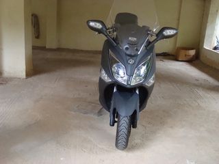 Sym GTS 300 2016 F4 ABS-thumb-2
