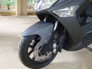 Sym GTS 300 2016 F4 ABS-thumb-5