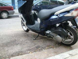 Peugeot Sum-up 125 2010-thumb-1