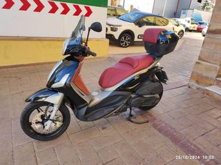 Piaggio Beverly 350 2012-thumb-2