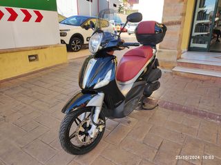 Piaggio Beverly 350 2012-thumb-3