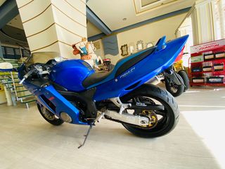 Honda CBR 1100 2001-thumb-1