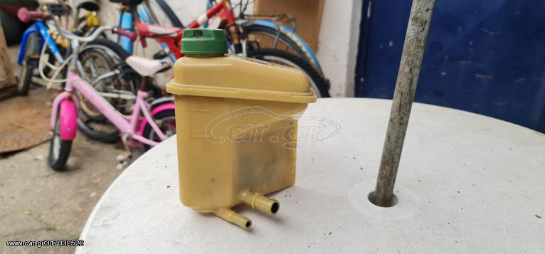 Δοχείο υγρών υδραυλικού τιμονιού Audi A4 4A0422373A