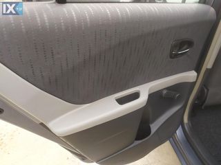 Toyota Yaris 2009 6 speed start stop-thumb-26