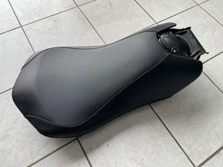Σέλα γνήσια Honda integra 700 12-16 ανακατασκευής με καινούργια υλικά και αντιολισθητικο κάλυμμα