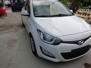 Hyundai i 20 2013-thumb-2