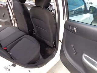 Hyundai i 20 2013-thumb-13