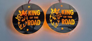 Σετ Διακοσμητικό Έμβλημα LED KING OF THE ROAD Ø100mm - 24V - Πορτοκαλί - 2 τμχ