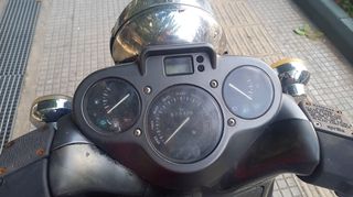 Aprilia Scarabeo 250 2006-thumb-2