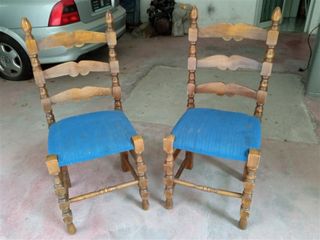 Δυο Καρέκλες ξύλινες αντίκα 60s