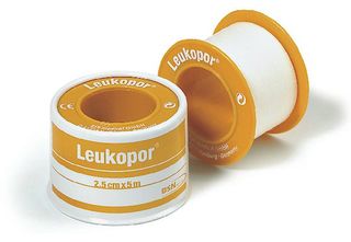 Leukopor® Αυτοκόλλητη ταινία χωρίς εξωτερικό περίβλημα 2.5cm x 9.2m