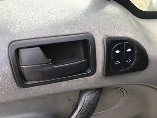 FORD TRANZIT CONNECT-thumb-3