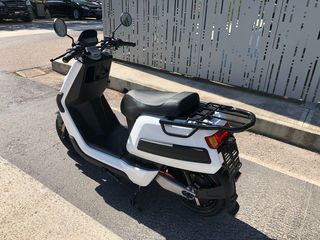 Niu 2020 NQi GT CARGO-thumb-2