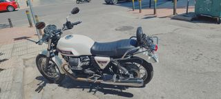 Moto Guzzi V 7 2009 09-thumb-7