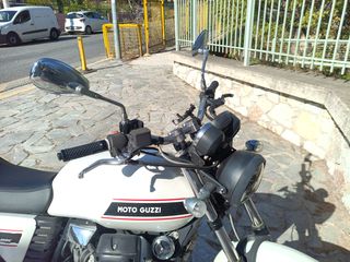 Moto Guzzi V 7 2009 09-thumb-9