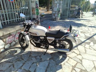 Moto Guzzi V 7 2009 09-thumb-11