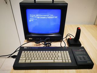 Amstrad CPC 6128 {1985}-thumb-1