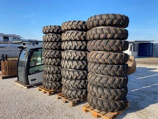 Εκσκαφέας Με Λάστιχα Liebherr 2024 A902 A 904-thumb-1