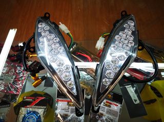 ΜΠΡΟΣΤΙΝΆ LED ΦΛΑΣ+ΠΟΡΕΙΑ CRYPTON X-thumb-1