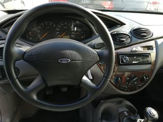 Ford Focus 2000-thumb-6