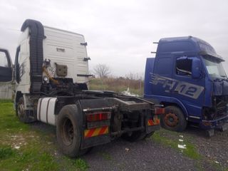 Volvo 2000-thumb-1