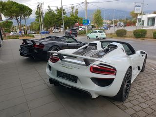 Porsche 918 2015 SPYDER E-HYBRID-thumb-3