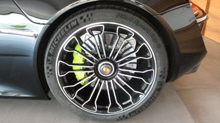 Porsche 918 2015 SPYDER E-HYBRID-thumb-101