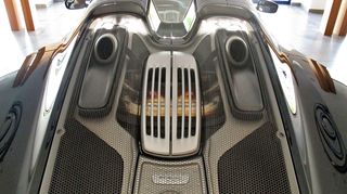 Porsche 918 2015 SPYDER E-HYBRID-thumb-26