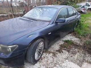 BMW 740 2004-thumb-1