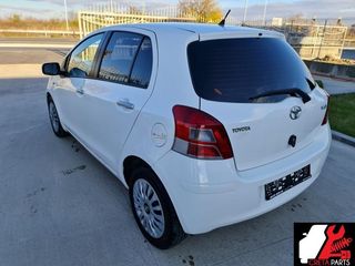 Toyota Yaris 2010-thumb-2