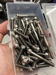 TITANIUM ENGINE BOLTS YZF-250/450-thumb-1