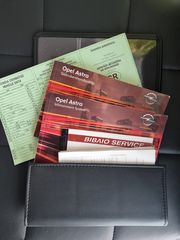 Opel Astra 2011-thumb-21