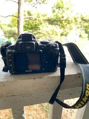 Nikon D70-thumb-1