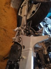 Suzuki GSR 600  '01-thumb-5