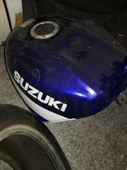 Suzuki GSR 600  '01-thumb-9