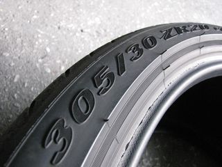 4TMX 305-30-20 PIRELLI P ZERO-thumb-1