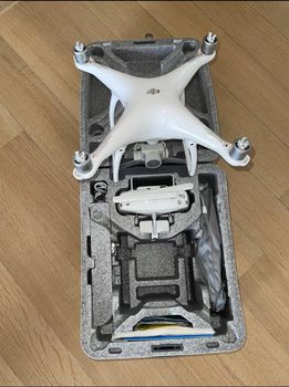 DJI '21 Phantom 4