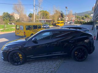 Lamborghini Urus 2021-thumb-9