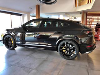 Lamborghini Urus 2021-thumb-11