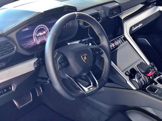 Lamborghini Urus 2021-thumb-22