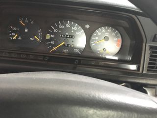 Mercedes-Benz 190 1990-thumb-5